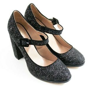 Adorable block heel glitter Mary Jane’s